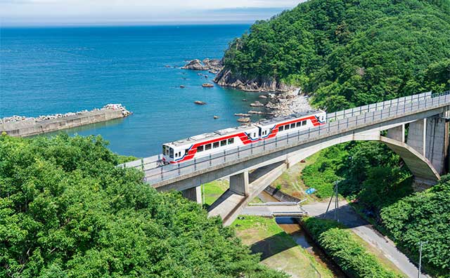 三陸鉄道で巡るべき観光スポットは？車窓から海辺の景色を楽しもうのイメージ（別ウィンドウで開きます）