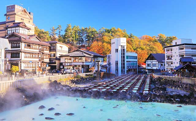 草津温泉のおすすめ宿8選！カップルや夫婦に人気の日帰り温泉も紹介（別ウィンドウで開きます）